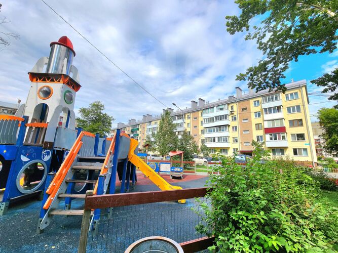 Двор
